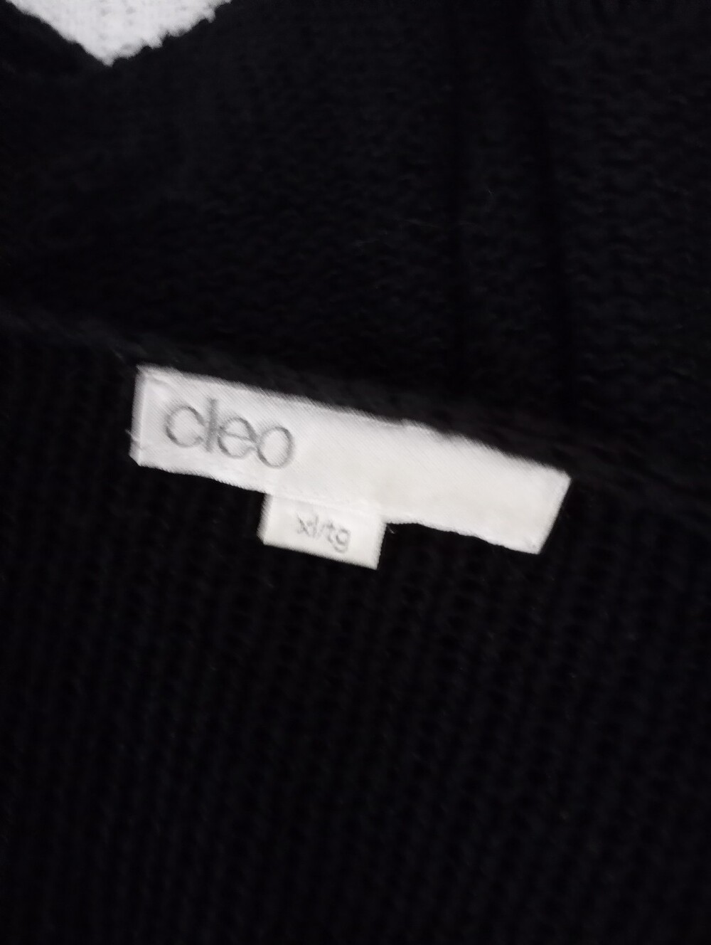 👑CLEO Sweater👑 - Picture 4 of 4